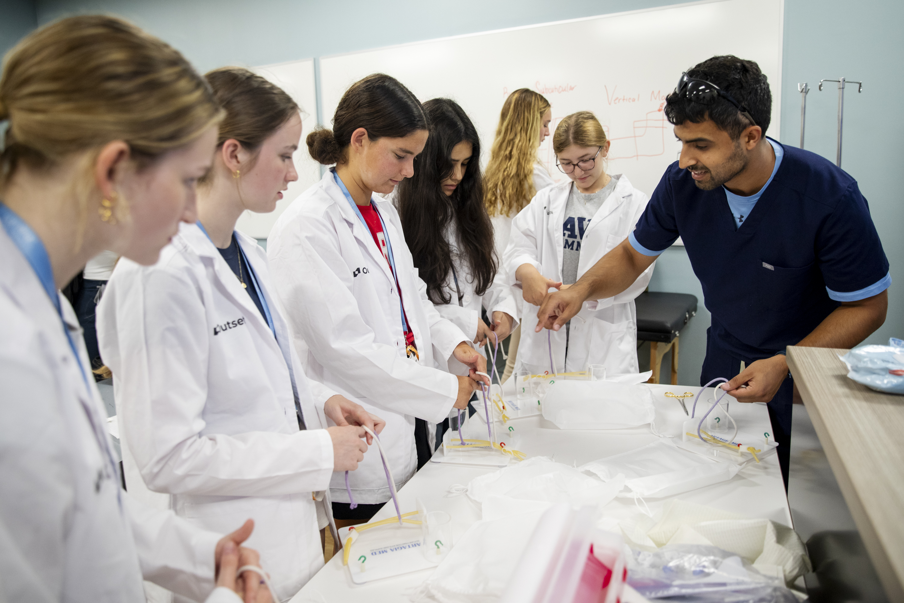 Orthopedic Surgery Summer Program for Teens at UCLA